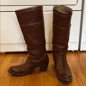 Frye: Jane 14L stitch boots in Redwood Sz 9